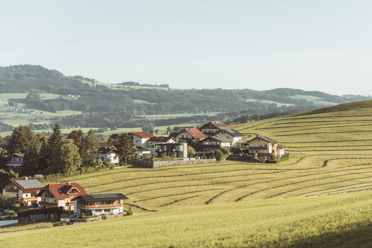 Hotel Berghof Graml Hallwang Luaran gambar